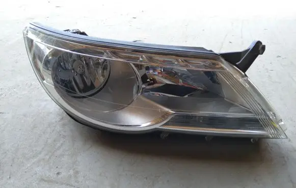 Volkswagen Tiguan Headlight/headlamp 5N2941032H