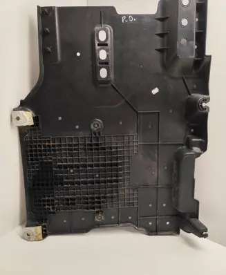 Center/middle under tray cover
