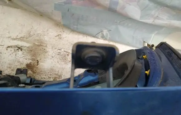 Renault Megane II Tailgate/trunk/boot hinge