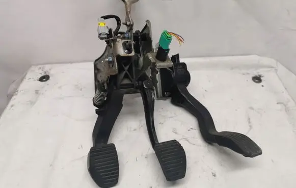 Citroen C4 I Pedal assembly 