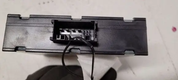 BMW 3 E90 E91 Voltage converter inverter 6142912708803 8ES00947920