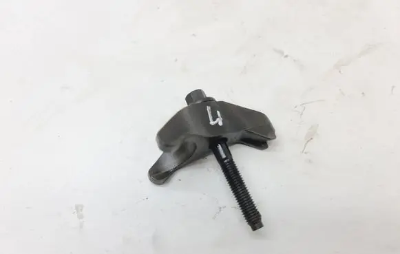 Land Rover Discovery Fuel Injector clamp holder ERR6064