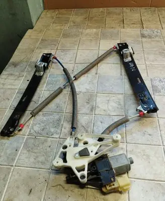 Ford B-MAX Rear door window regulator with motor 6CP114553L