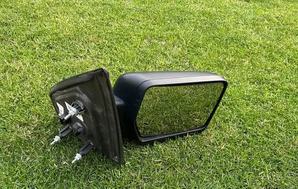 Front door electric wing mirror