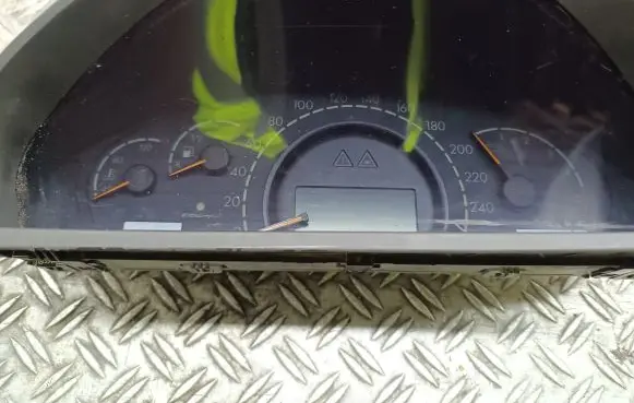 Mercedes-Benz S W220 Speedometer (instrument cluster)