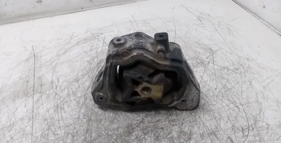 Volvo V60 Engine mount bracket 8070M18