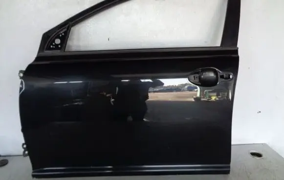 Toyota Avensis Verso Front door 
