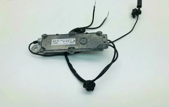 Audi R8 42 Aerial antenna amplifier 420035225AA