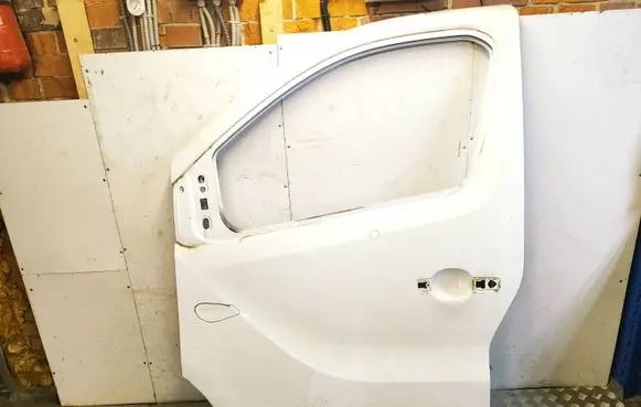 Renault Trafic III (X82) Front door
