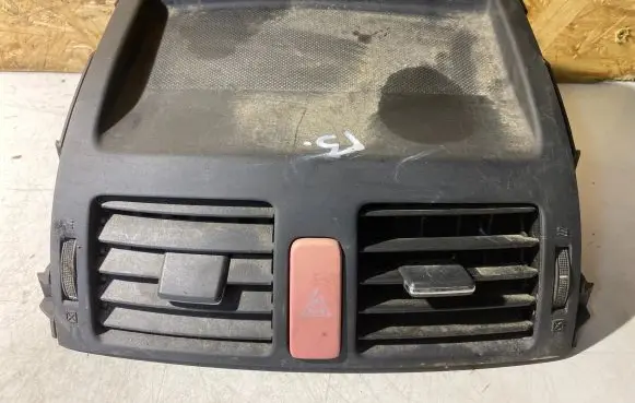 Toyota Auris 150 Dash center air vent grill 5567002100