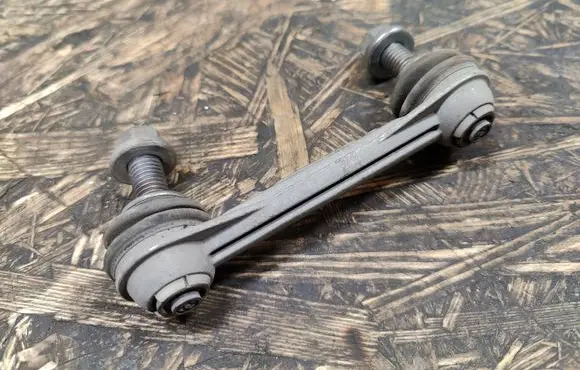 Rear anti-roll bar/stabilizer link