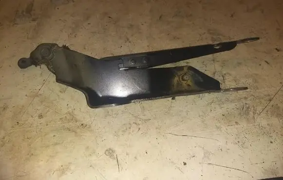 Volvo XC90 Tailgate/trunk/boot hinge