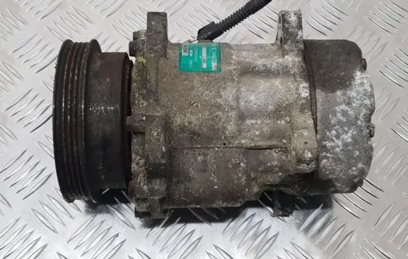 Renault Scenic I Air conditioning (A/C) compressor (pump) 7700272987