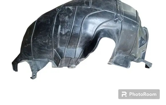 Rear arch fender liner splash guards