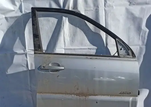 KIA Sportage Front door sidabrine