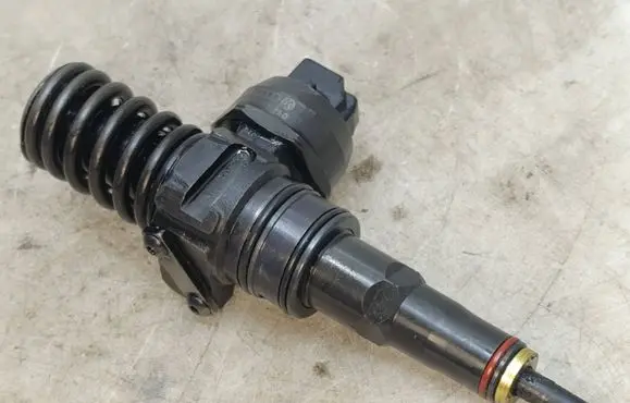 Audi A4 S4 B6 8E 8H Fuel injector 038130073AR 0414720214