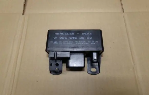 Mercedes-Benz Vaneo W414 Glow plug pre-heat relay 0255452832