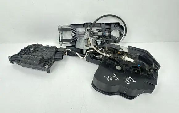BMW 7 F01 F02 F03 F04 Front door lock 7185692