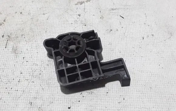 Smart ForFour II W453 Radiator mount bracket 215143071R