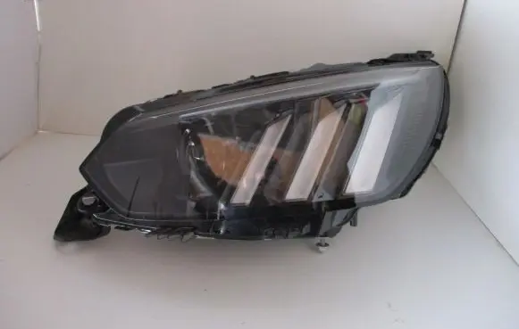Peugeot 2008 II Headlight/headlamp 9850177680