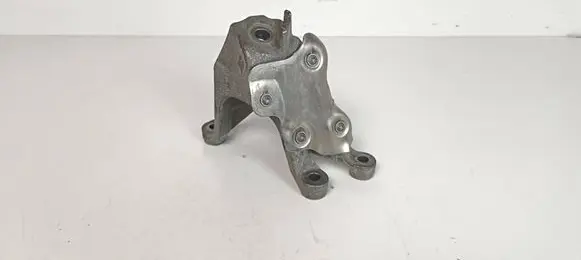 BMW 3 G20 G21 Engine mounting bracket 6876206