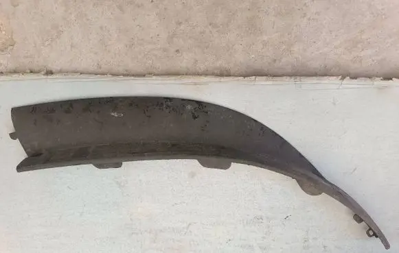 Opel Astra J Front bumper lip 13264406