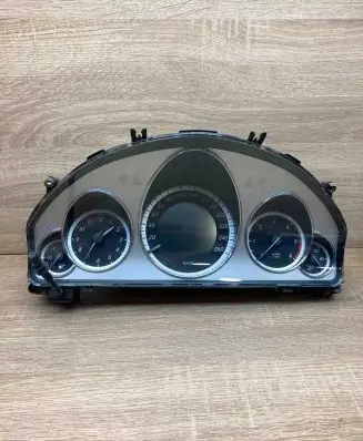 Mercedes-Benz E W212 Speedometer (instrument cluster) A2129003010 A2C53257171