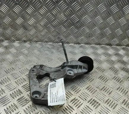Jeep Grand Cherokee (WK) A/C compressor mount bracket 