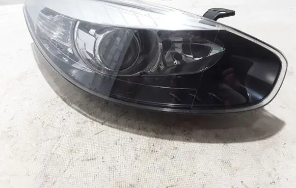 Renault Fluence Headlight/headlamp 260101331R