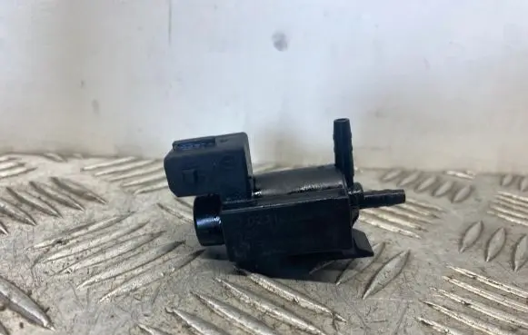 BMW 5 F10 F11 Turbo solenoid valve 7810831