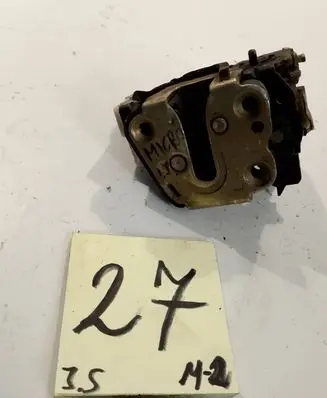 Nissan Micra Rear door lock 825034F915