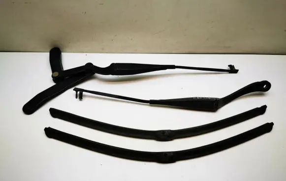 Mercedes-Benz C W204 Windshield/front glass wiper blade A2048200444 A2048200244