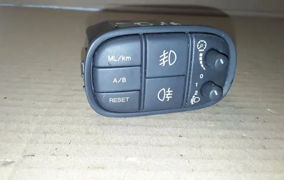 Jaguar S-Type Fog light switch 2R8311654