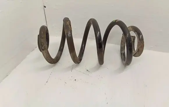Nissan Qashqai+2 Rear coil spring