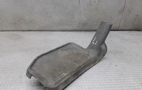 Mitsubishi Pajero Rear sill trim cover
