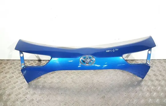 Toyota Yaris Tailgate trim 768110DA30
