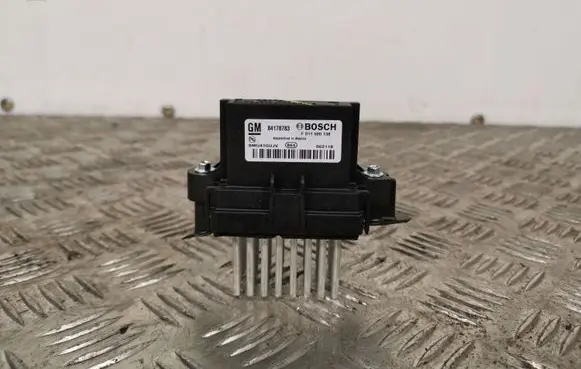 Opel Mokka X Heater blower fan relay F011500138 84178783