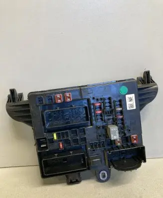Opel Insignia A Fuse module 13277322 544949969