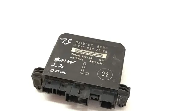 Mercedes-Benz E W210 Door control unit/module 2108207526