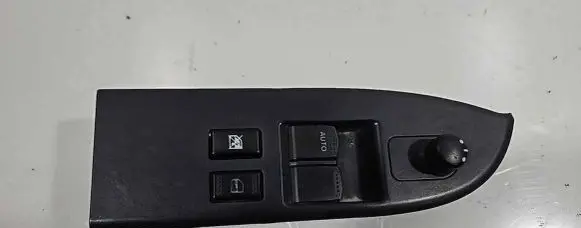 Suzuki Grand Vitara II Electric window control switch 8372764j0