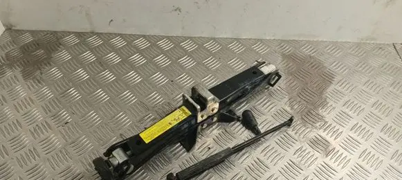 Audi A4 S4 B8 8K Lift Jack 8K0011031C