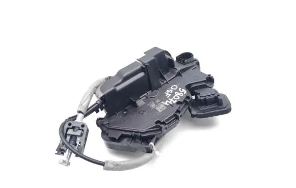 Volkswagen Polo VI Front door lock 5TC837016D A046465