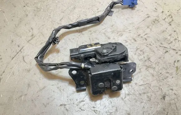 Lexus CT 200H Tailgate/trunk/boot lock/catch/latch