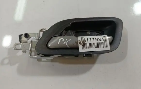 Honda FR-V Front door interior handle 