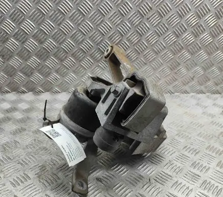 Land Rover Freelander Engine mount bracket 7G926F012BA
