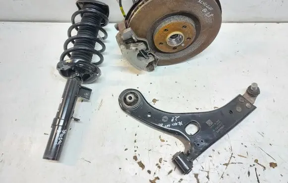 Volvo XC40 Front shock absorber/damper