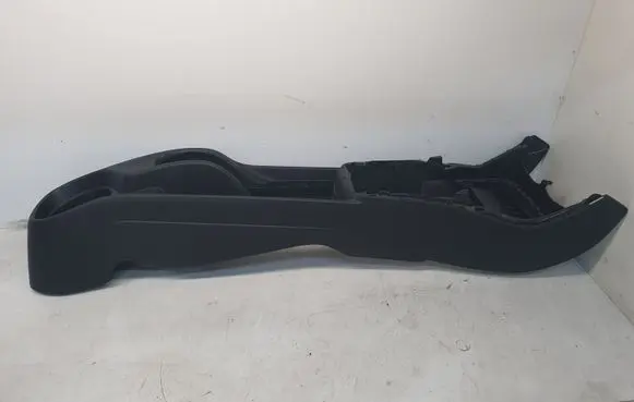 Toyota Yaris Center console 589100D290