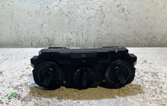 Volkswagen Caddy Climate control unit