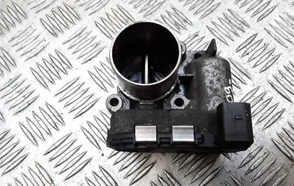 Opel Vivaro Throttle valve 8200330810E H8200330812 0281002681