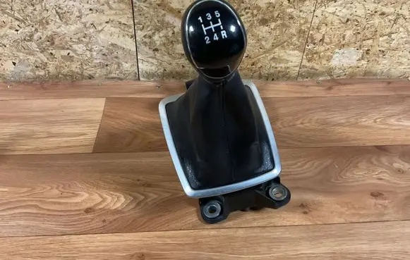 Ford Focus Gear shifter/selector 7M5R7C453